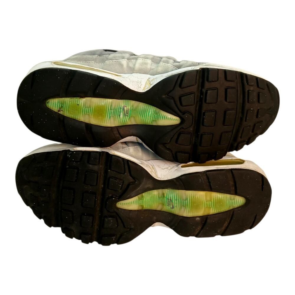 Nike Air Max 95 Mens Reverse Grape Black Sneakers - Size 10.5 - Picture 6 of 7